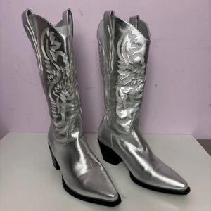 Silver Embroidered Women's Heeled Boots